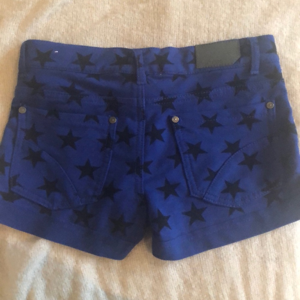 Shorts - Picture 4 of 5
